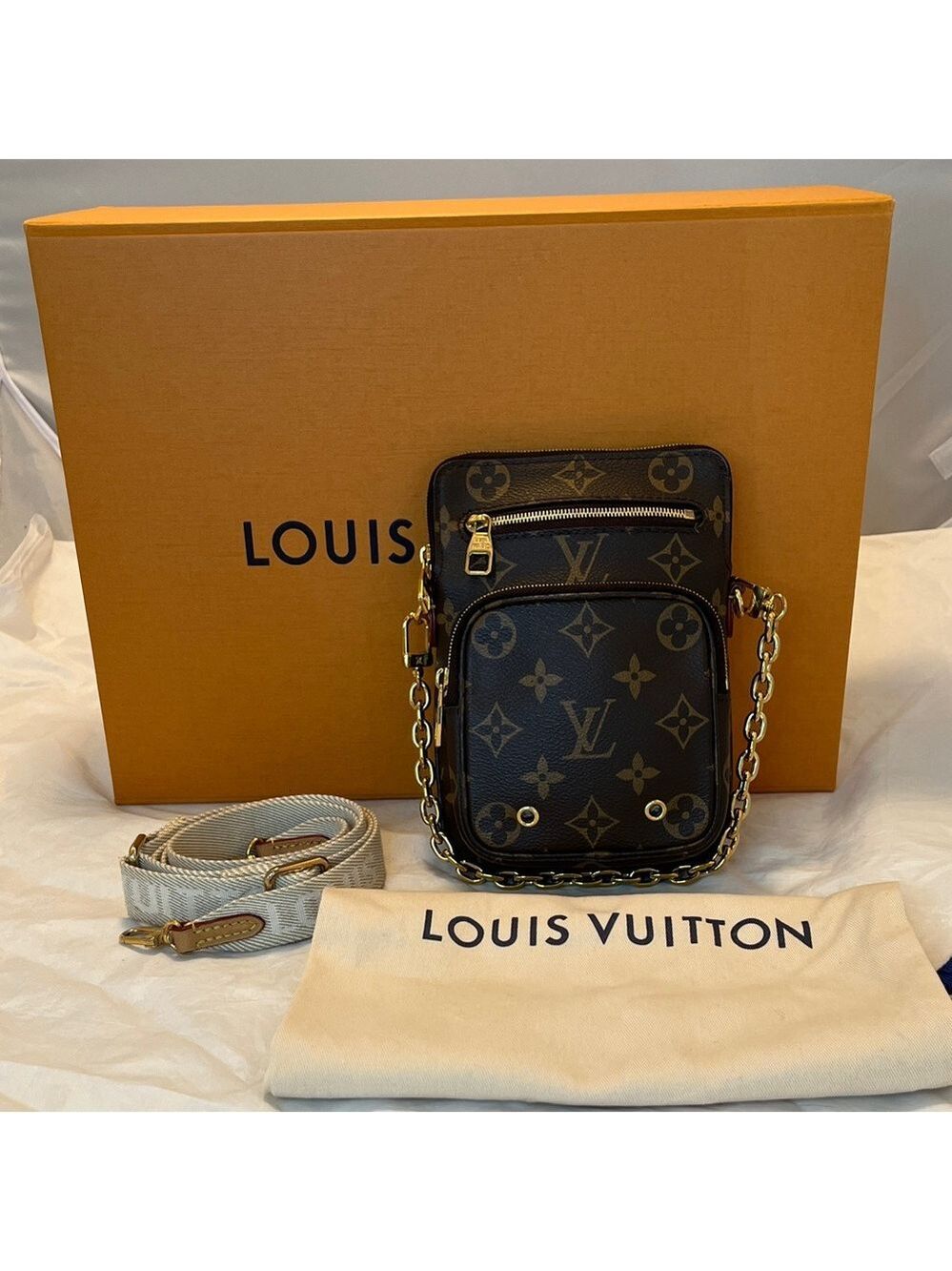 Louis Vuitton Monogram Utility Phone Sleeve Bag - Picture 2 of 16